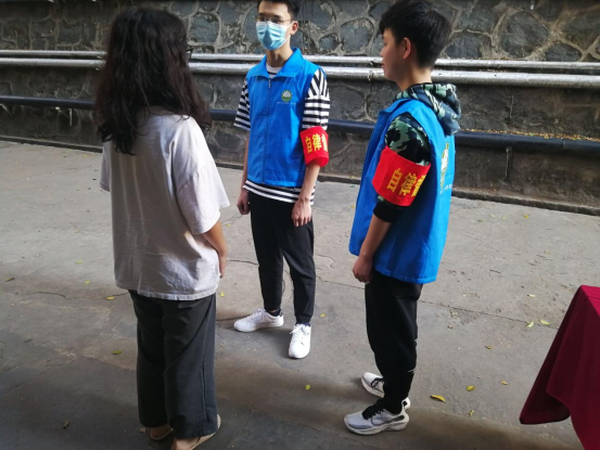 志愿者劝导